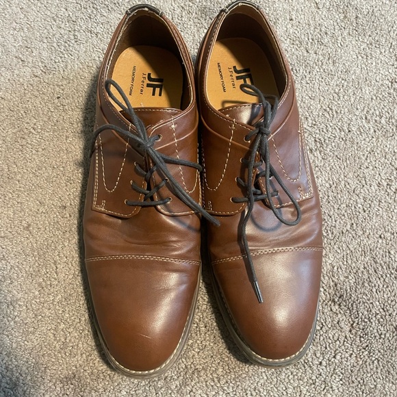 Men’s Classic Brown Leather Dress Shoes – Size 10 - Picture 2 of 5
